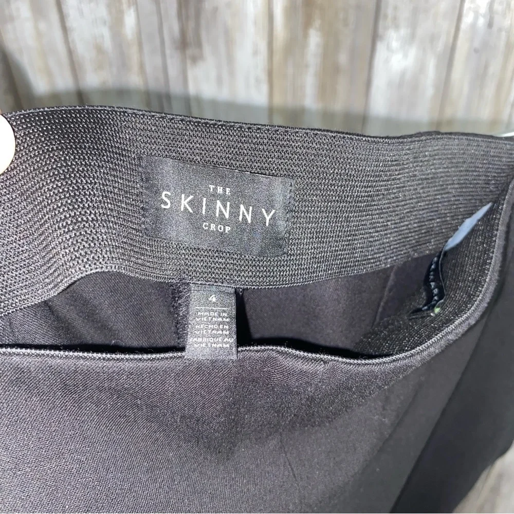 White House Black Market Black Pull On Skinny Crop Pants - Picture 7 of 7